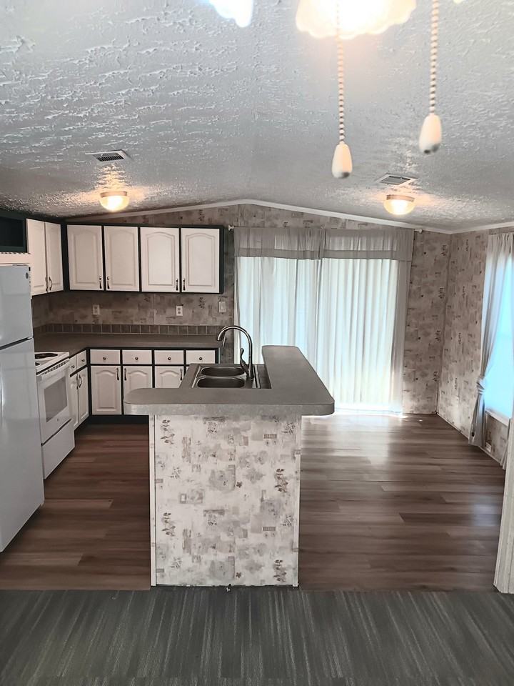 5540 Rainbow Dr - Photo 5 of 9