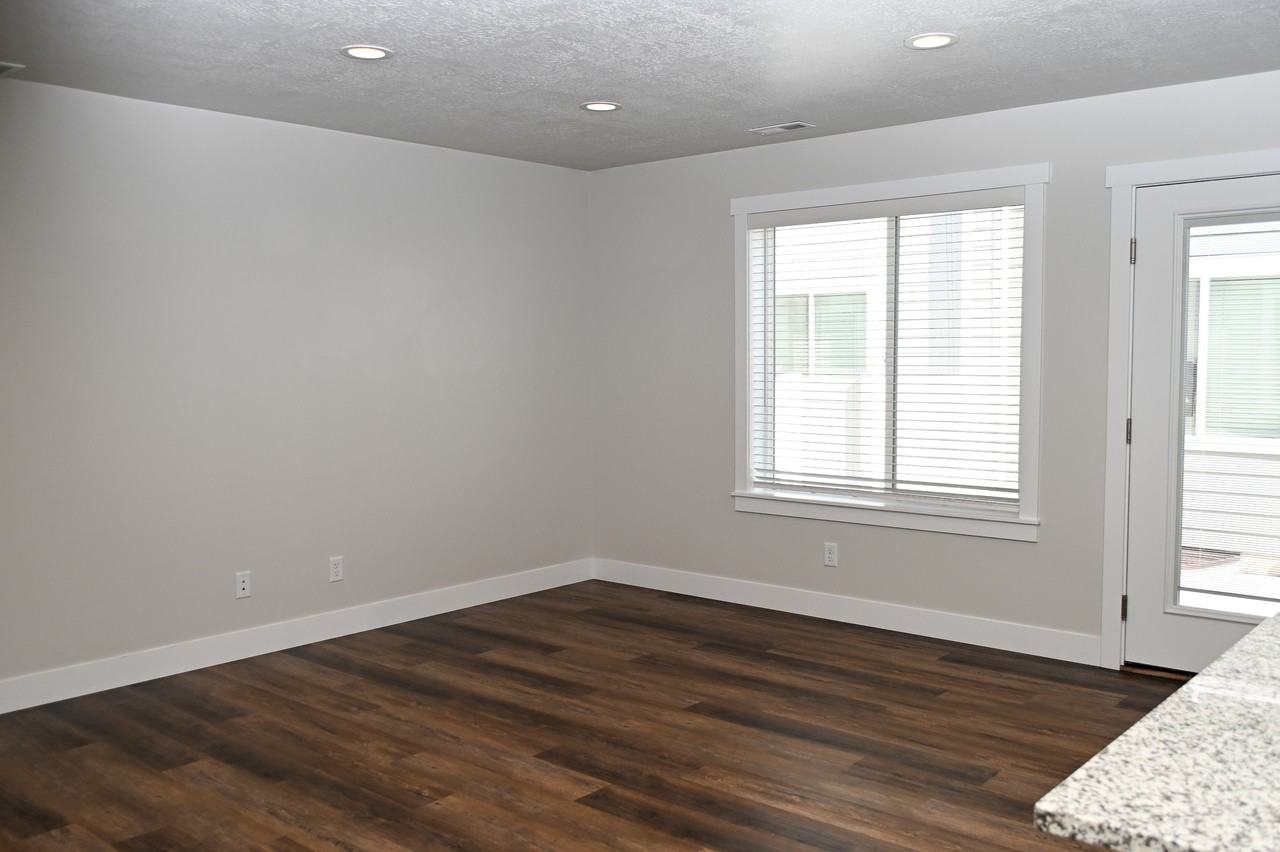 2778 W 4175 S - Photo 3 of 8