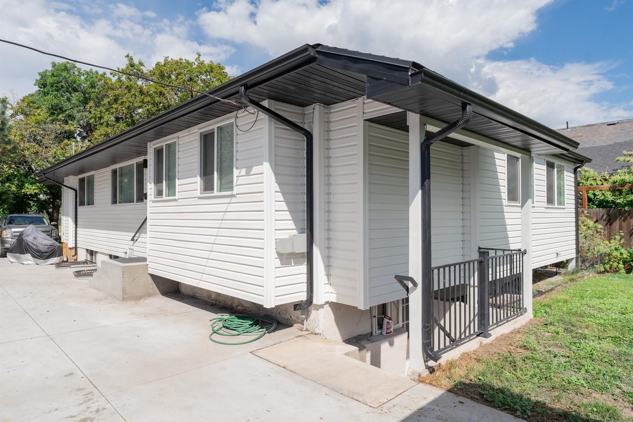 360 N 200 W Apt B - Photo 2 of 17