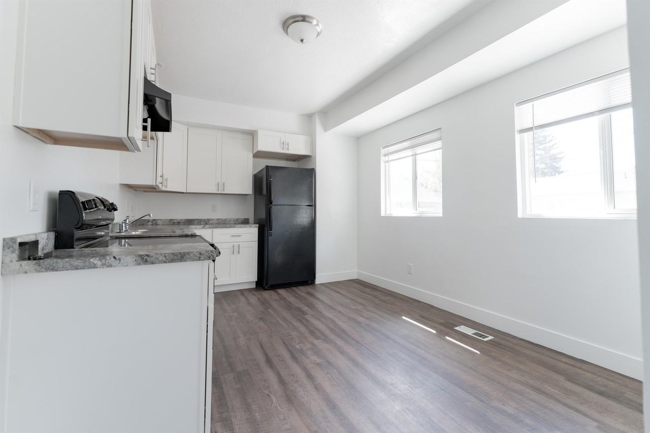 360 N 200 W Apt B - Photo 5 of 17