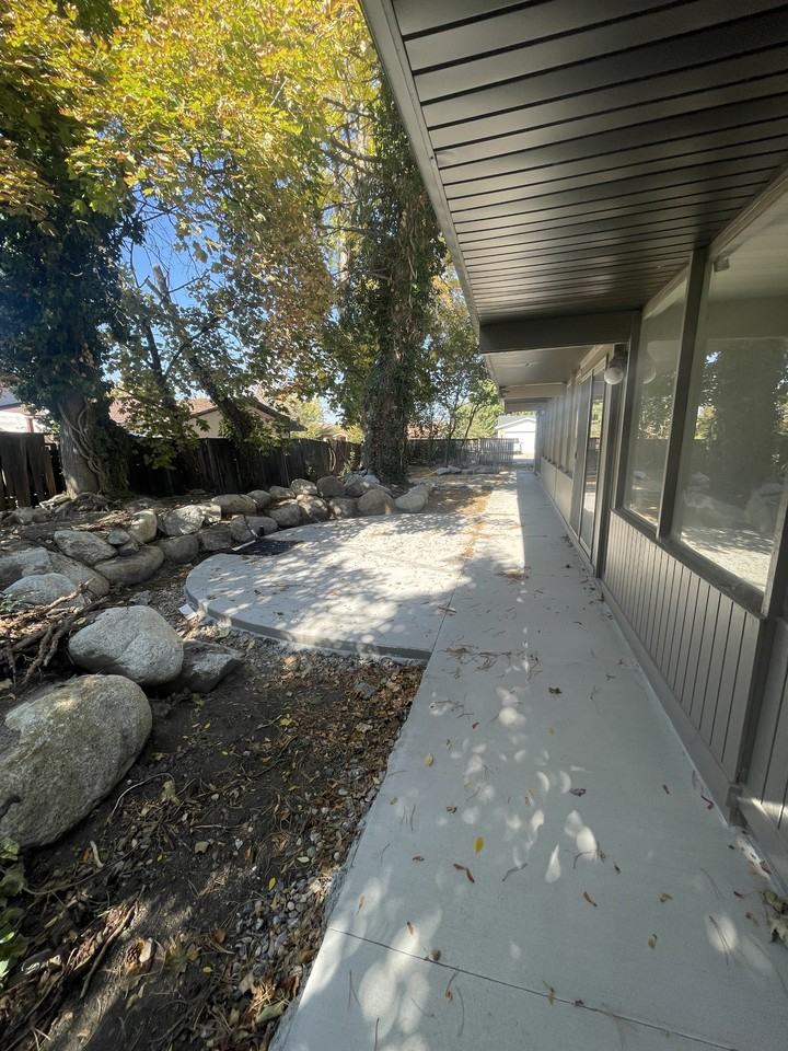 1576 E Lakewood Dr #1 - Photo 4 of 20
