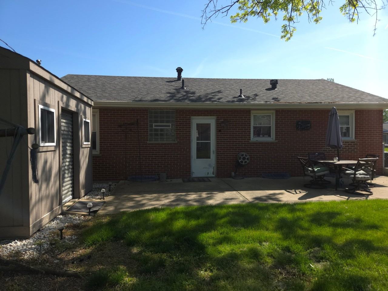 10718 Cathy Dr - Photo 3 of 9