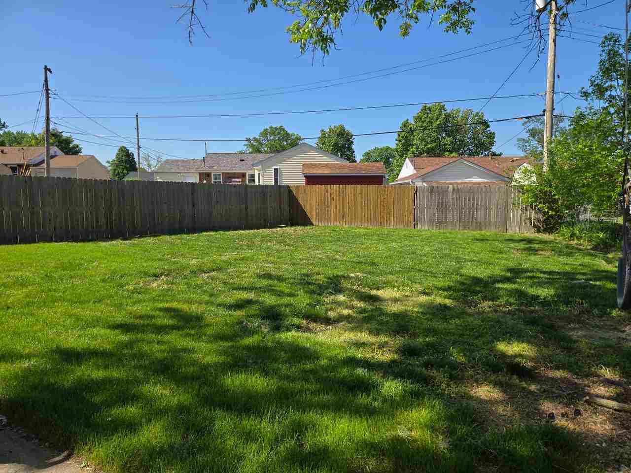 10718 Cathy Dr - Photo 4 of 9