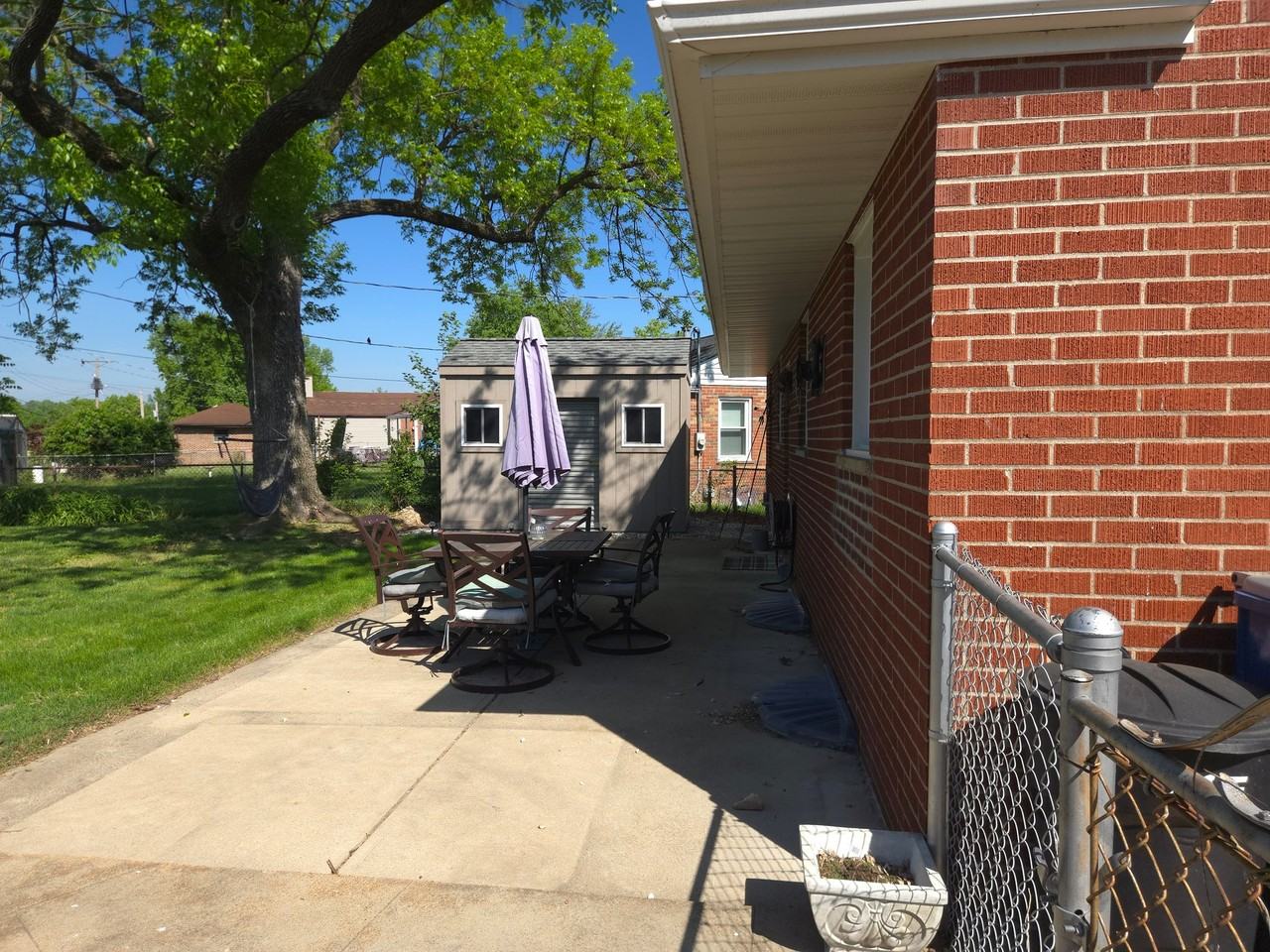 10718 Cathy Dr - Photo 6 of 9