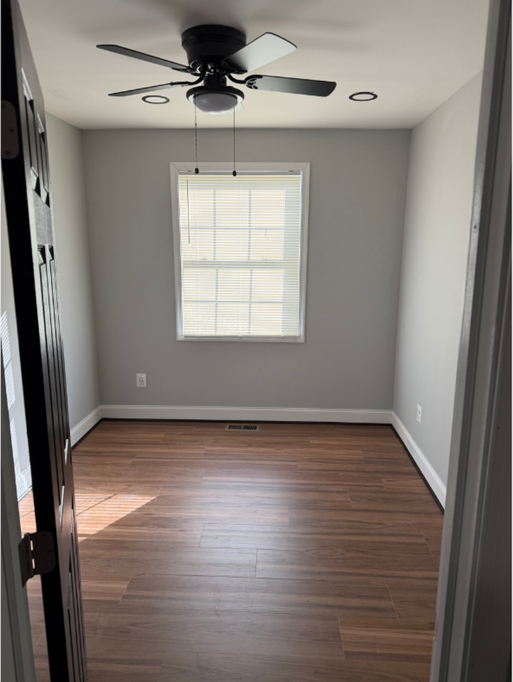 101 N Edgewood St - Photo 2 of 12