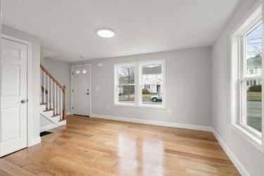 98 Uncatena Ave - Photo 4 of 20