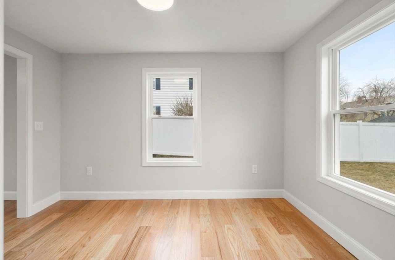 98 Uncatena Ave - Photo 6 of 20