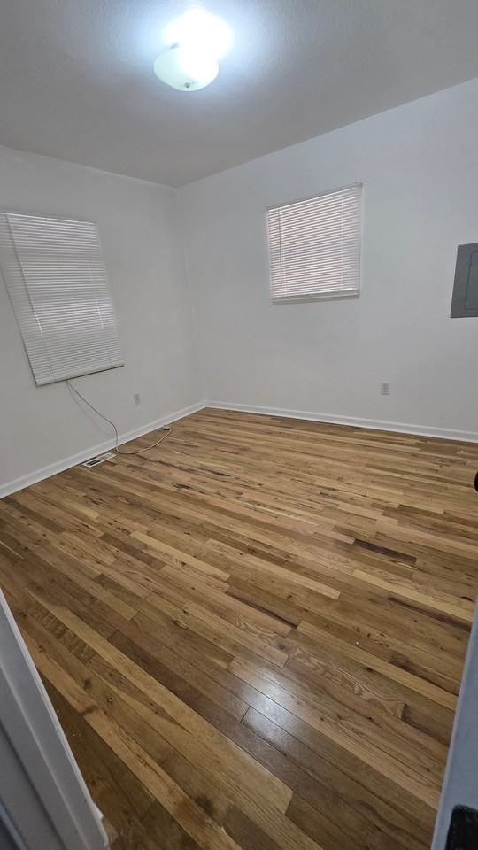 2715 Cedar St - Photo 4 of 20