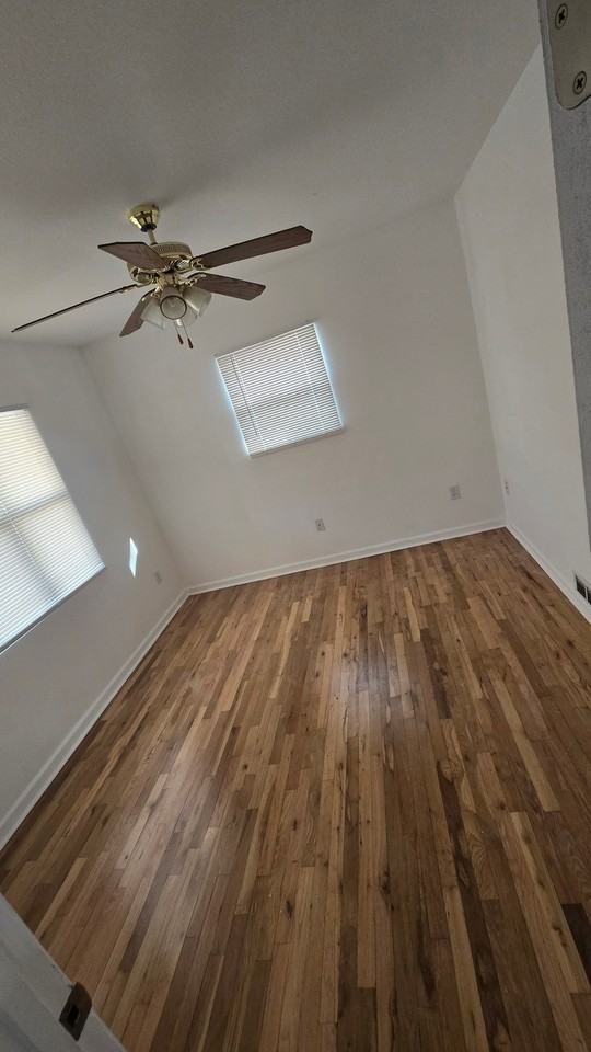 2715 Cedar St - Photo 5 of 20