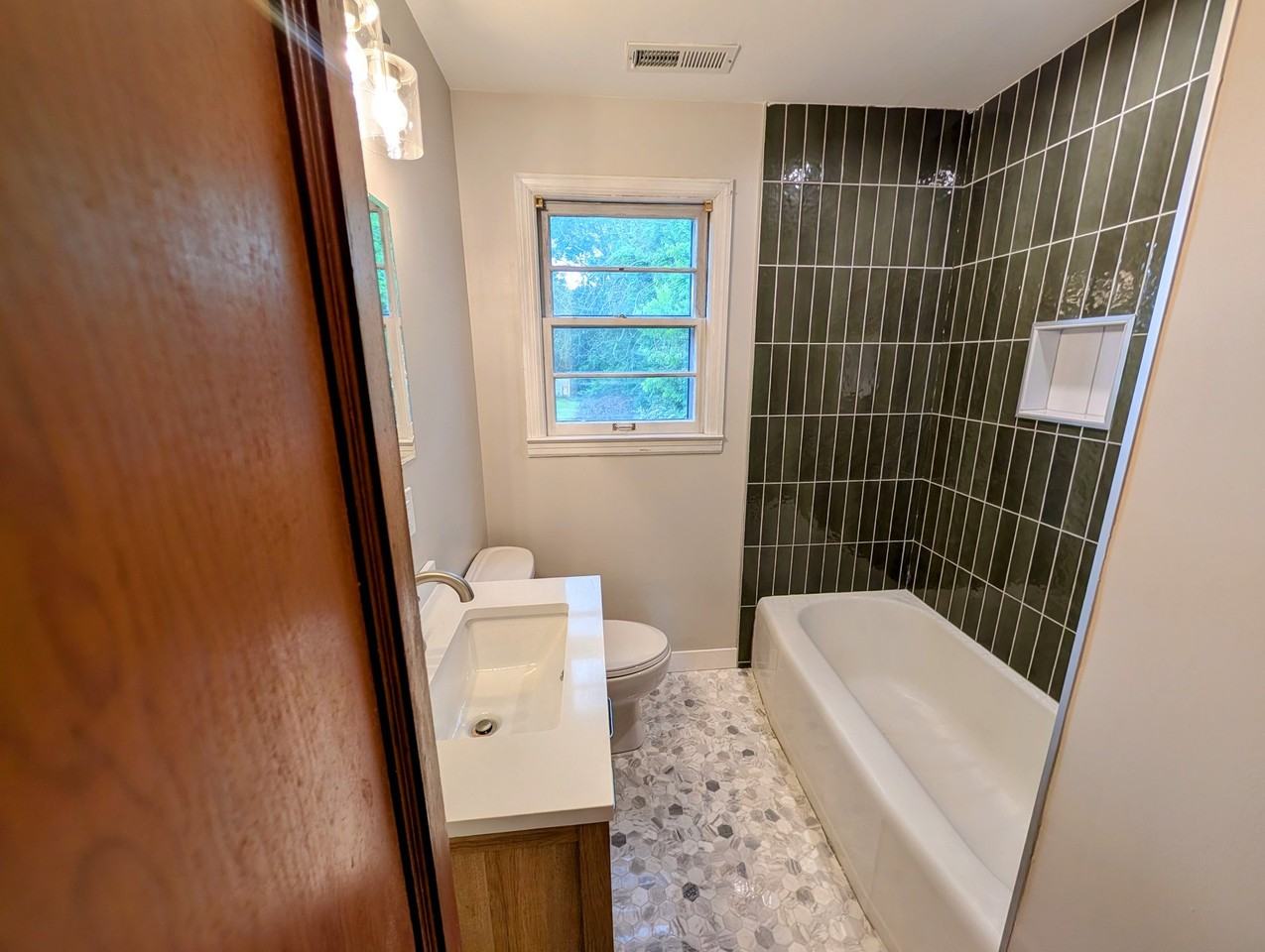 1326 Mcalpine Ave - Photo 6 of 17