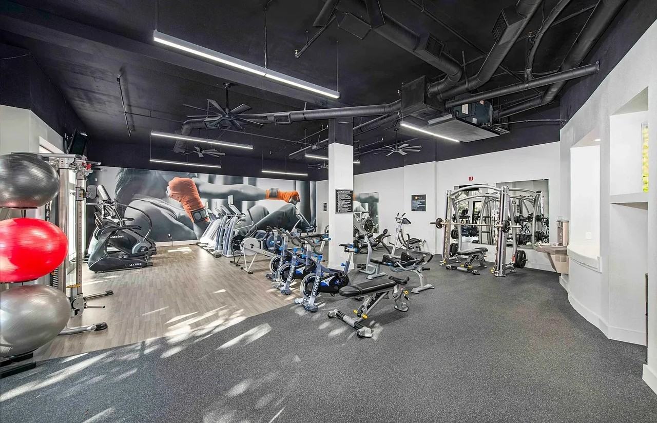 1 W Plano Pkwy - Photo 2 of 3