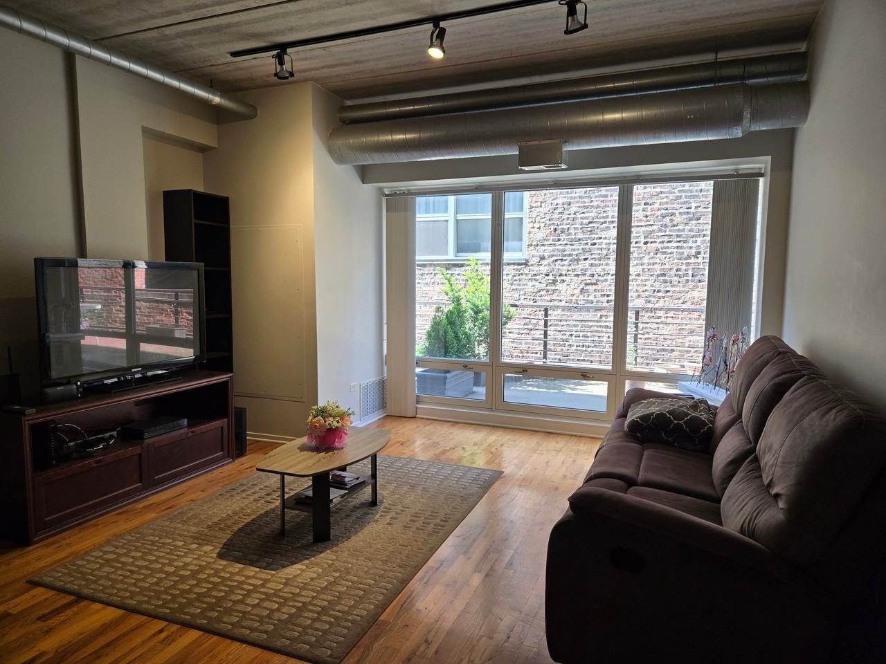 1430 S Michigan Ave #206 - Photo 4 of 13