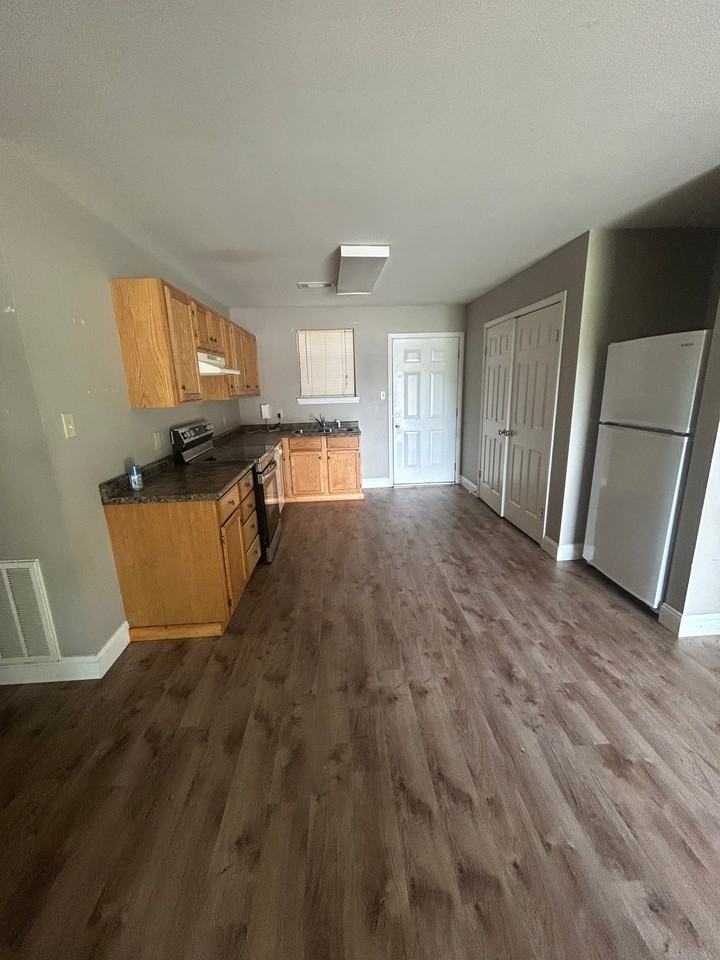1603 N Rock St #1 - Photo 4 of 10