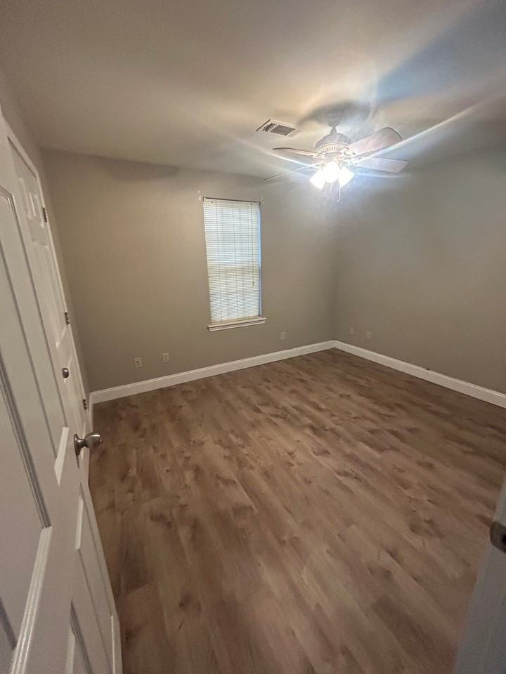 1603 N Rock St #1 - Photo 6 of 10