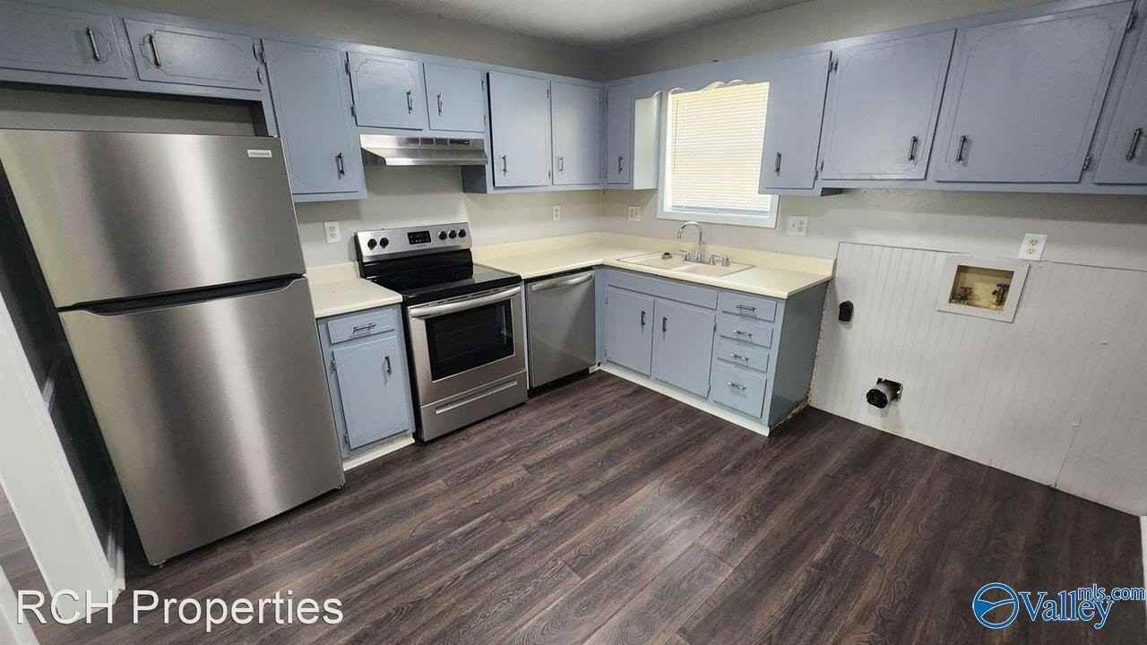 1325 Stevens Ave Ne #A - Photo 3 of 5