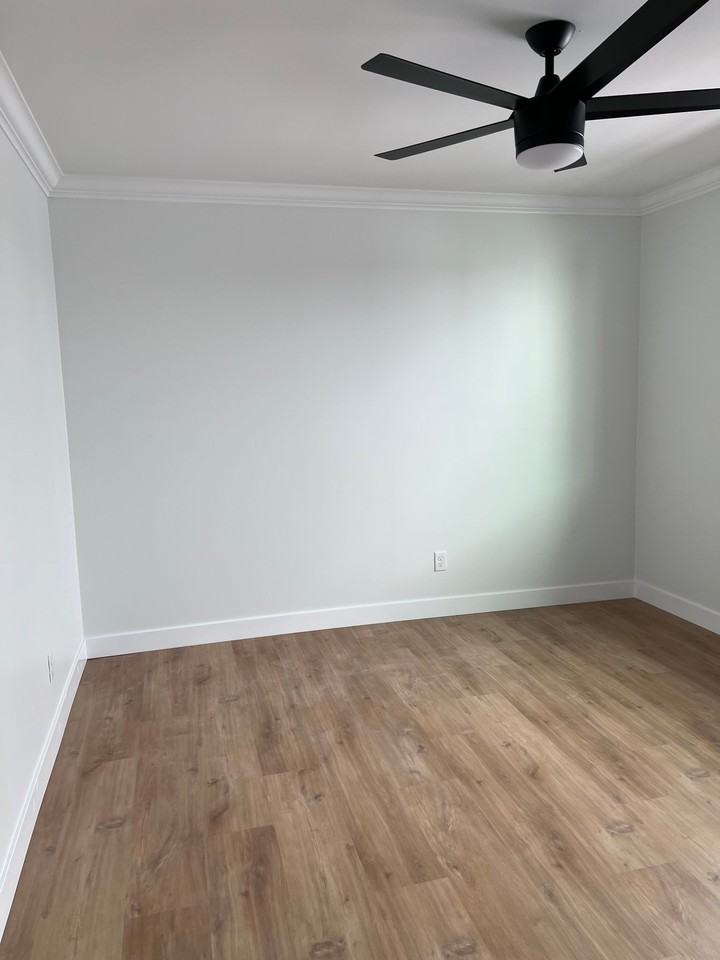 951 N Oxford Ave - Photo 6 of 20