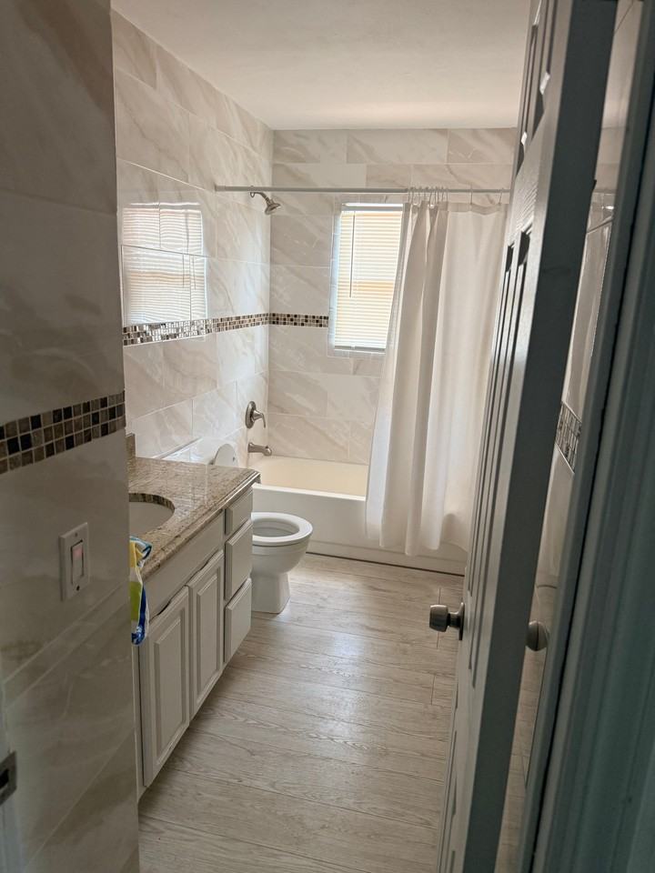 82 Frist Ave Kings Park - Photo 4 of 10