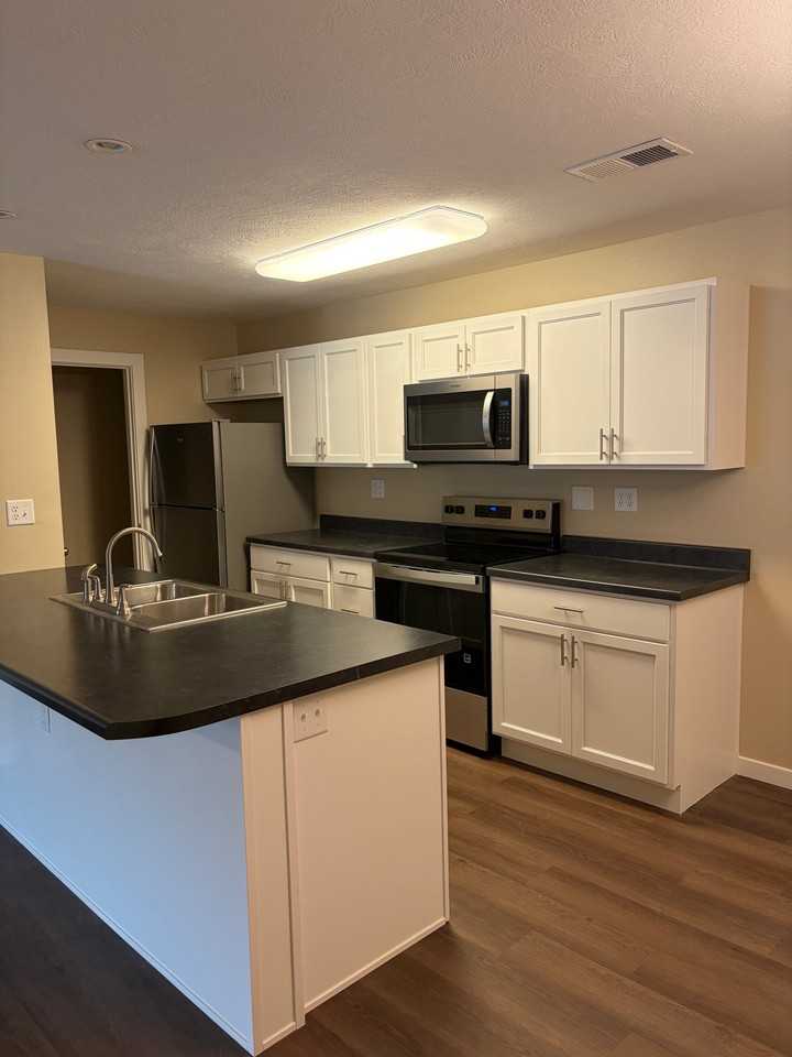 1365 S Scenic Ave #A101 - Photo 2 of 16