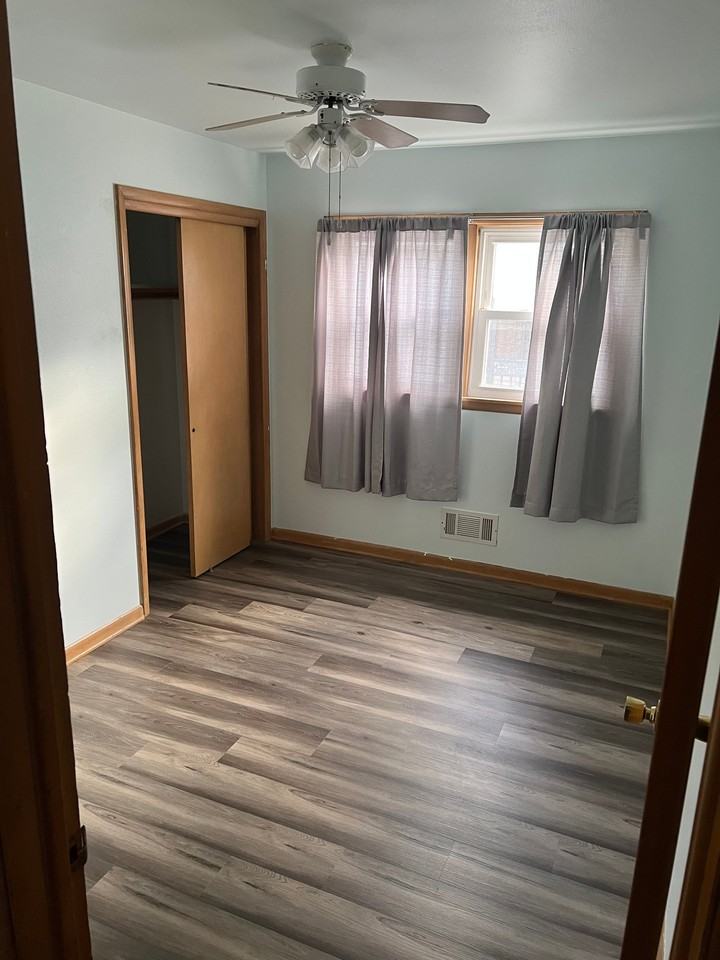 6654 W Constance Ave - Photo 6 of 16