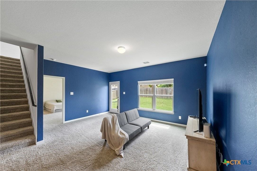 247 Azalea Way - Photo 4 of 20