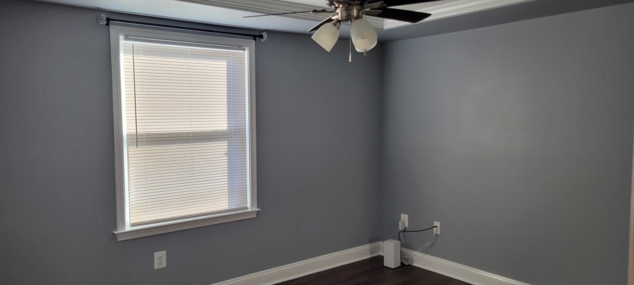 1429 Boulder Ln - Photo 3 of 7