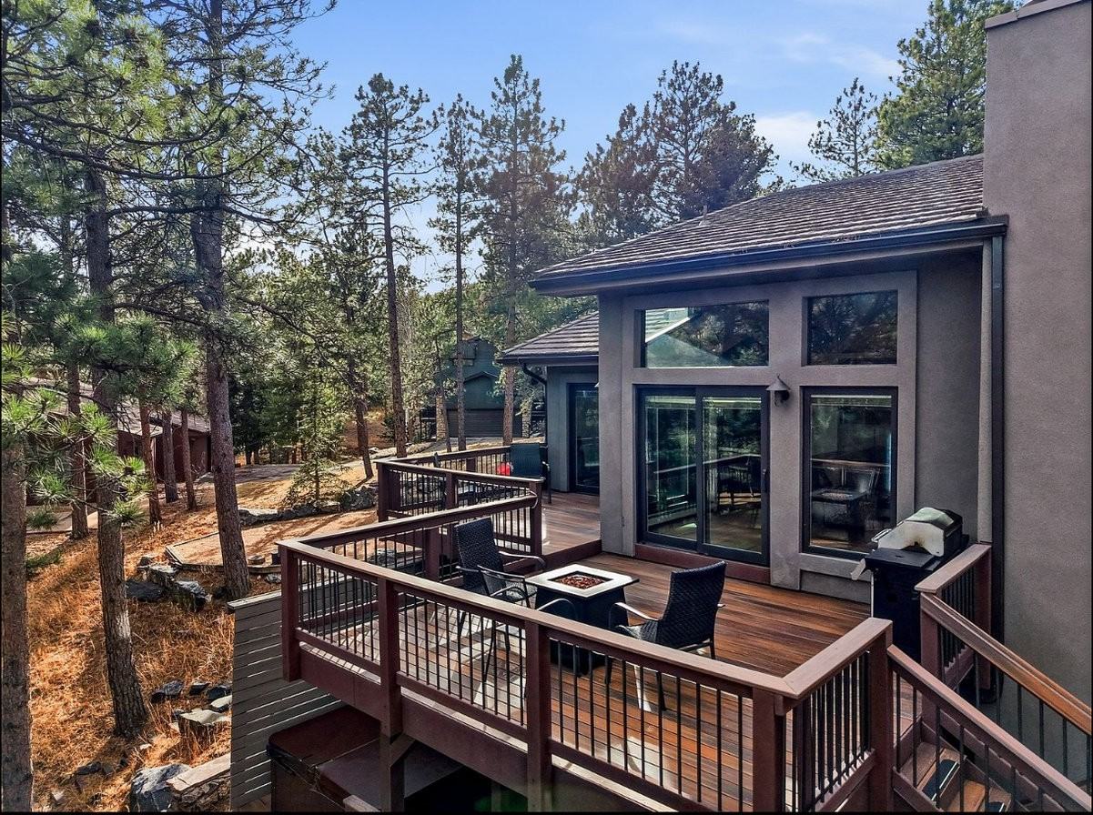 2074 Foothills Dr S - Photo 2 of 16