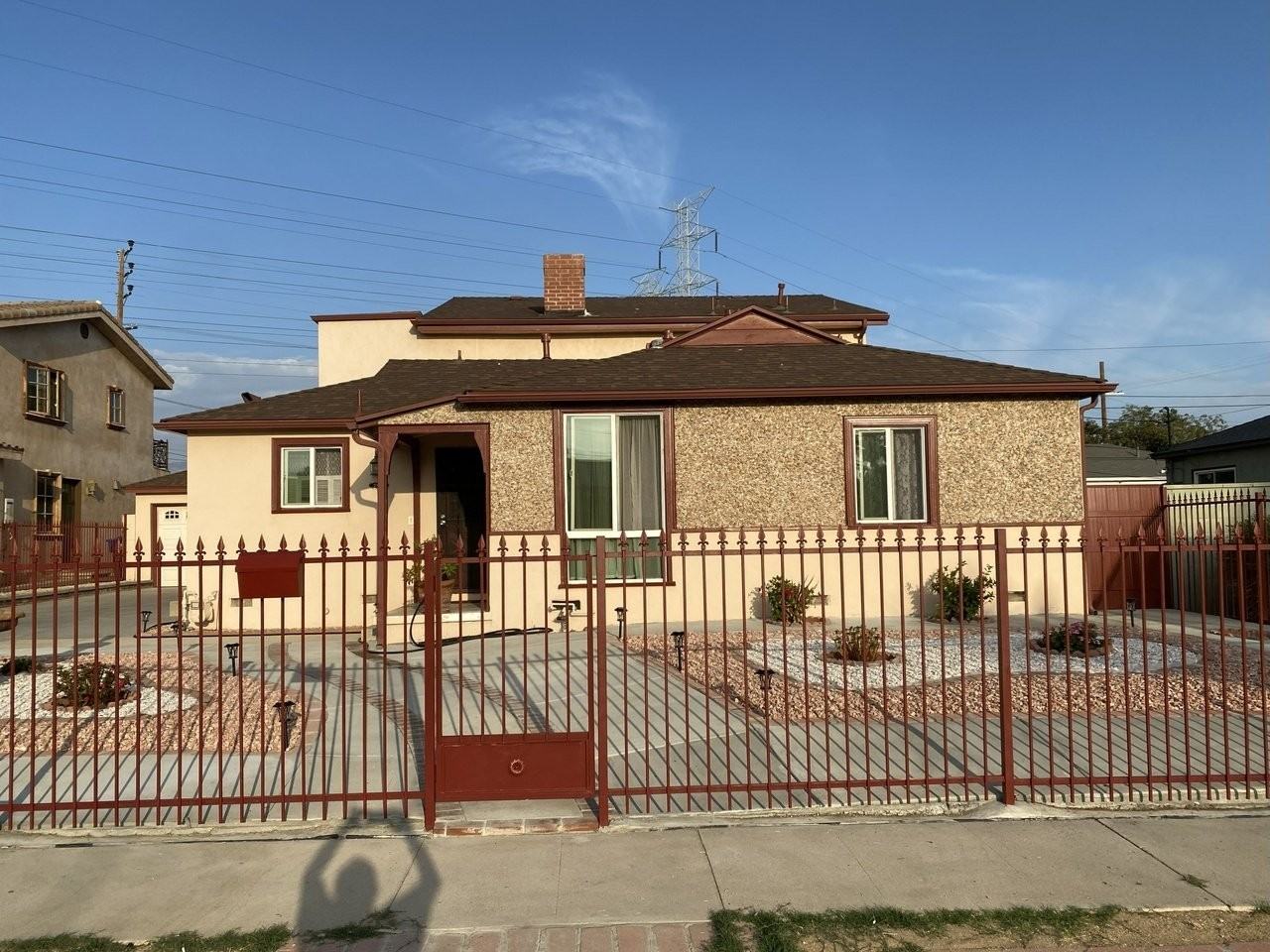 7810 Wilkinson Ave - Photo 2 of 12