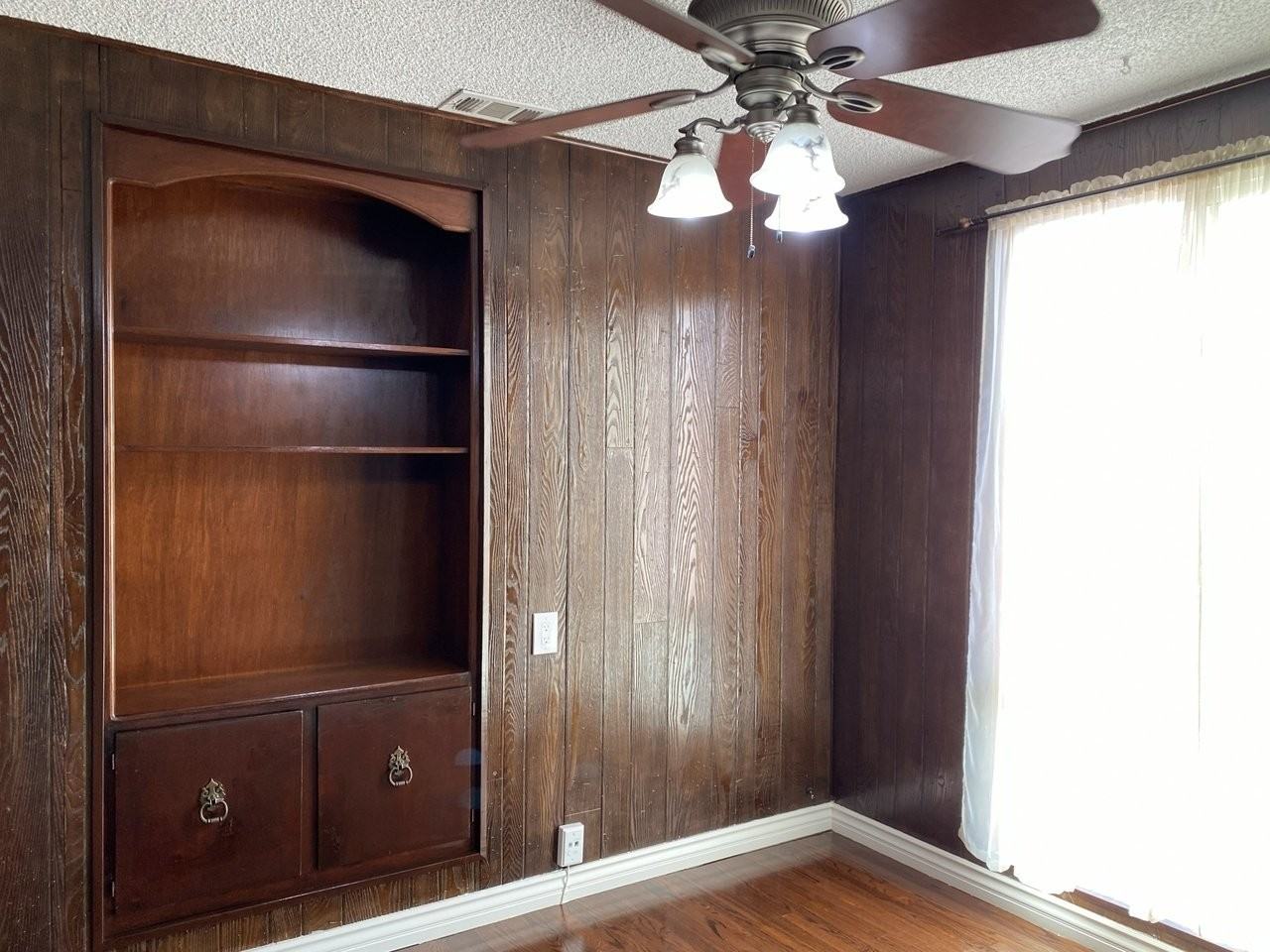 7810 Wilkinson Ave - Photo 7 of 12