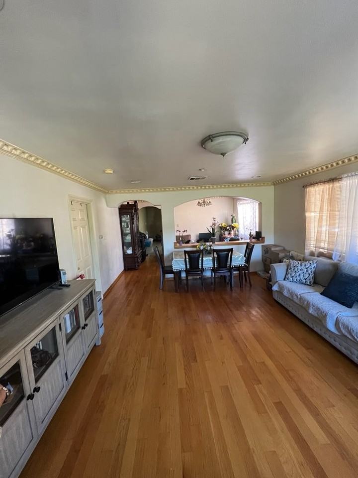 2721 Montezuma Ave - Photo 5 of 16