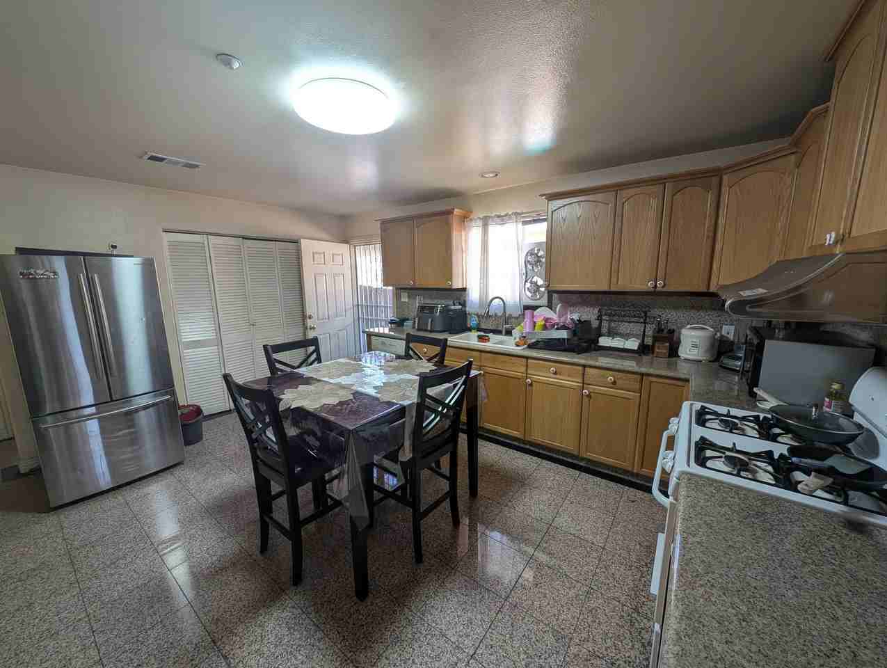 2721 Montezuma Ave - Photo 6 of 16