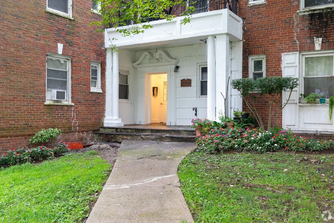 457 W State St #2A