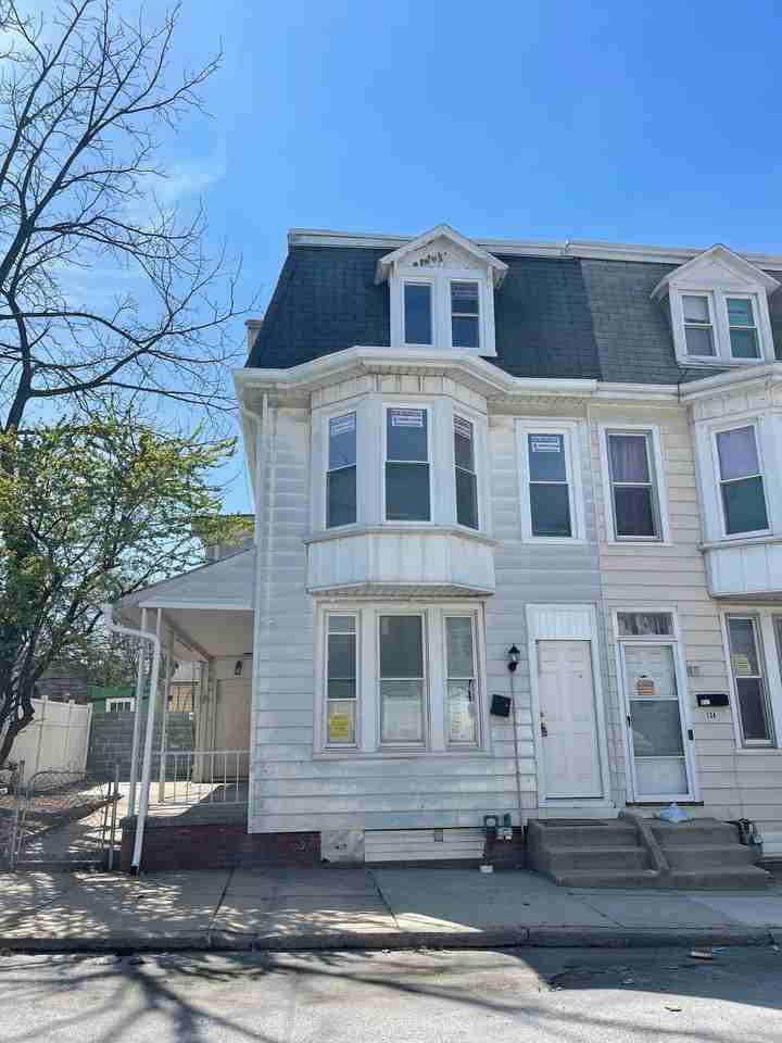 132 N West St - Photo 4 of 12