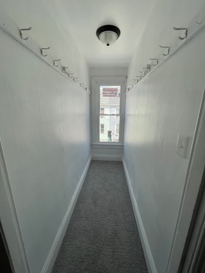 132 N West St - Photo 7 of 12