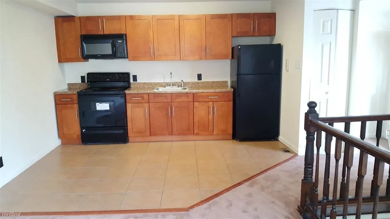 41 S Broad St - Photo 2 of 5