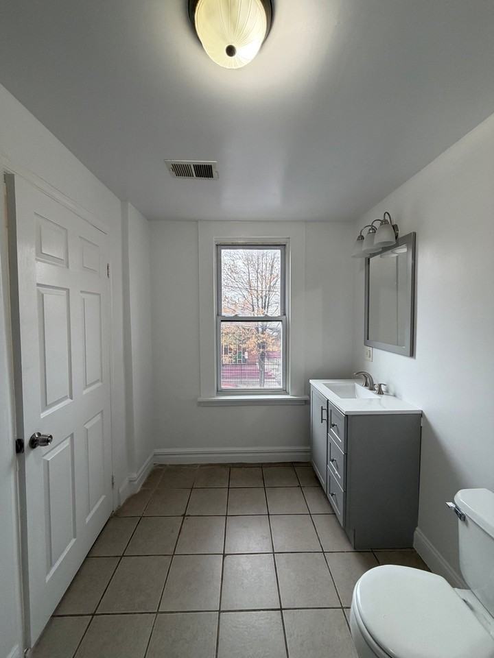 58 S 13th St #2 - Photo 4 of 15