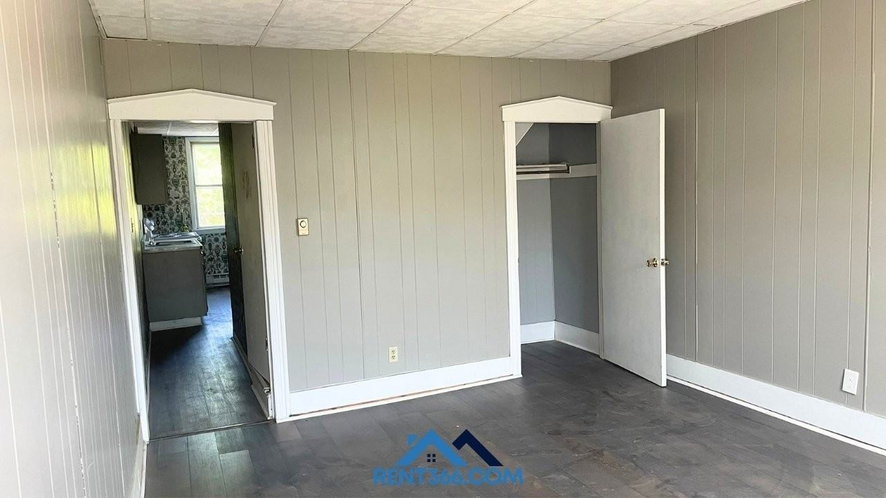 929 Centre St - Photo 6 of 12
