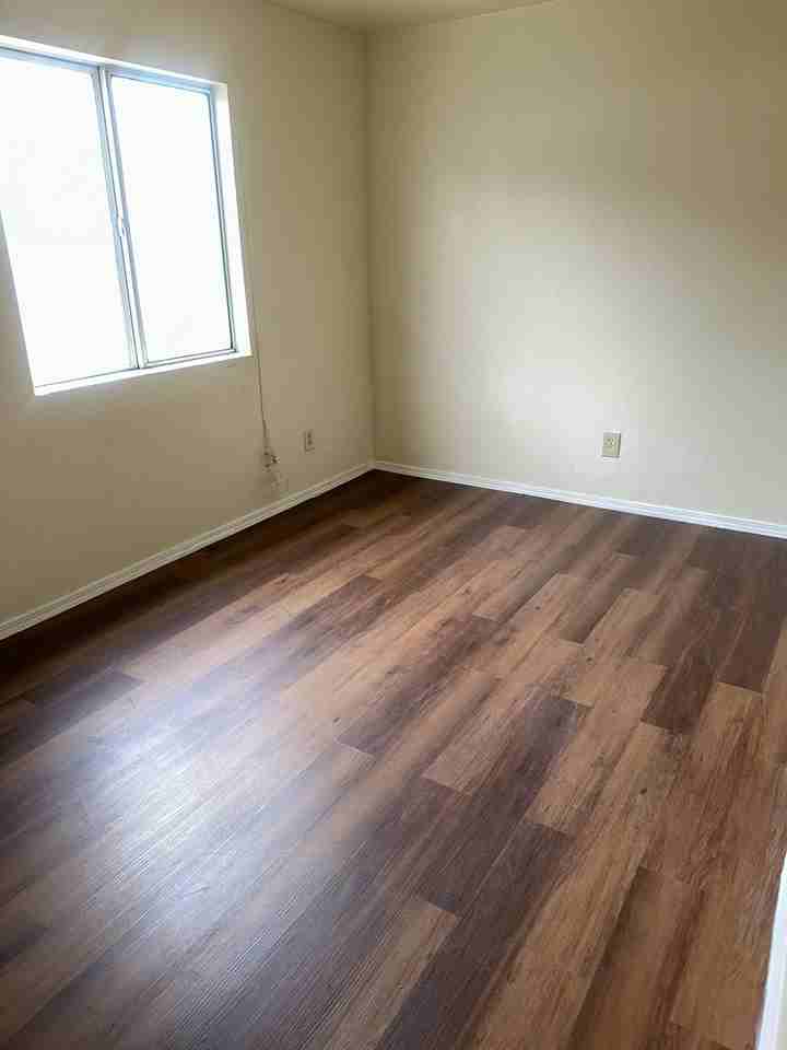 427 E 98th St - Photo 6 of 8