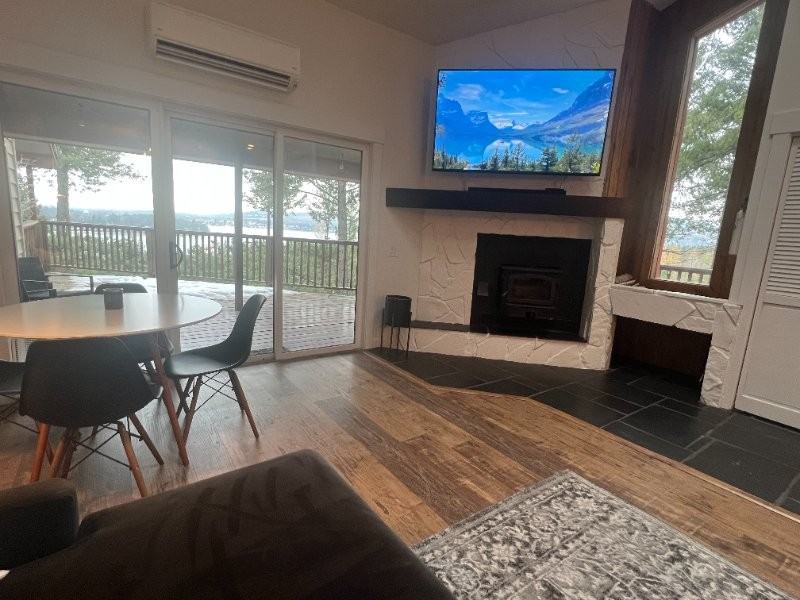 1952 Sun Crest Dr #1 - Photo 4 of 19