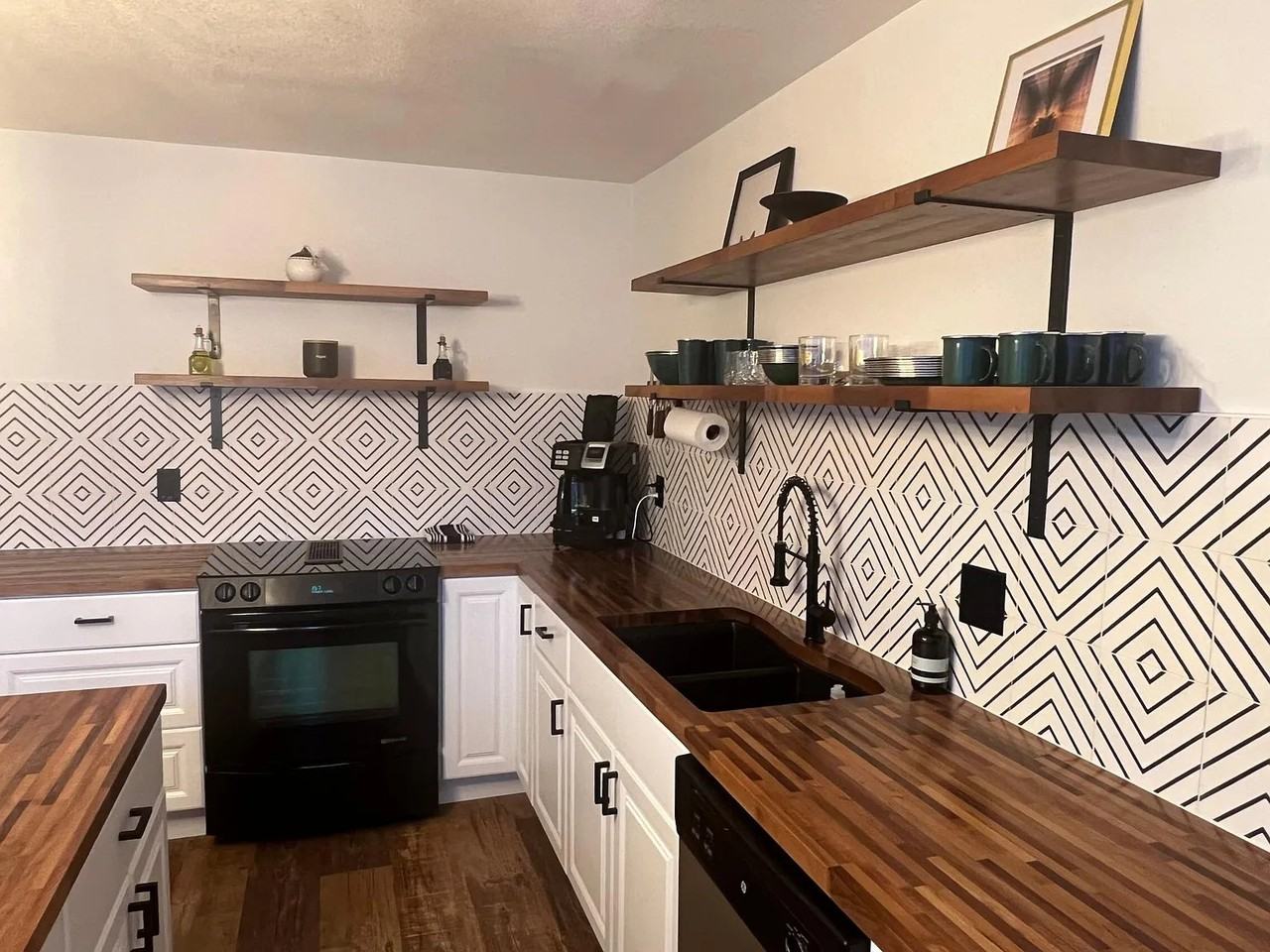 1952 Sun Crest Dr #1 - Photo 7 of 19