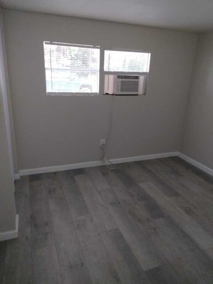 15101 N 15th St - Photo 4 of 7