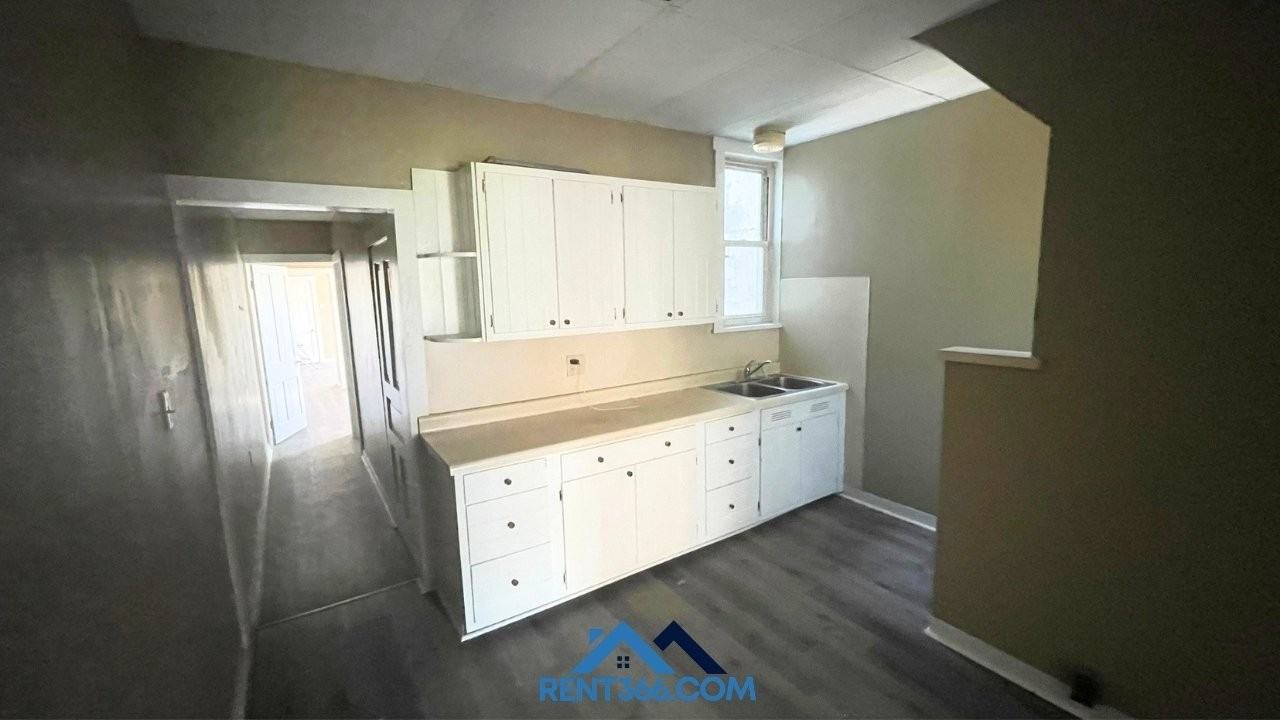 929 Centre St - Photo 2 of 19