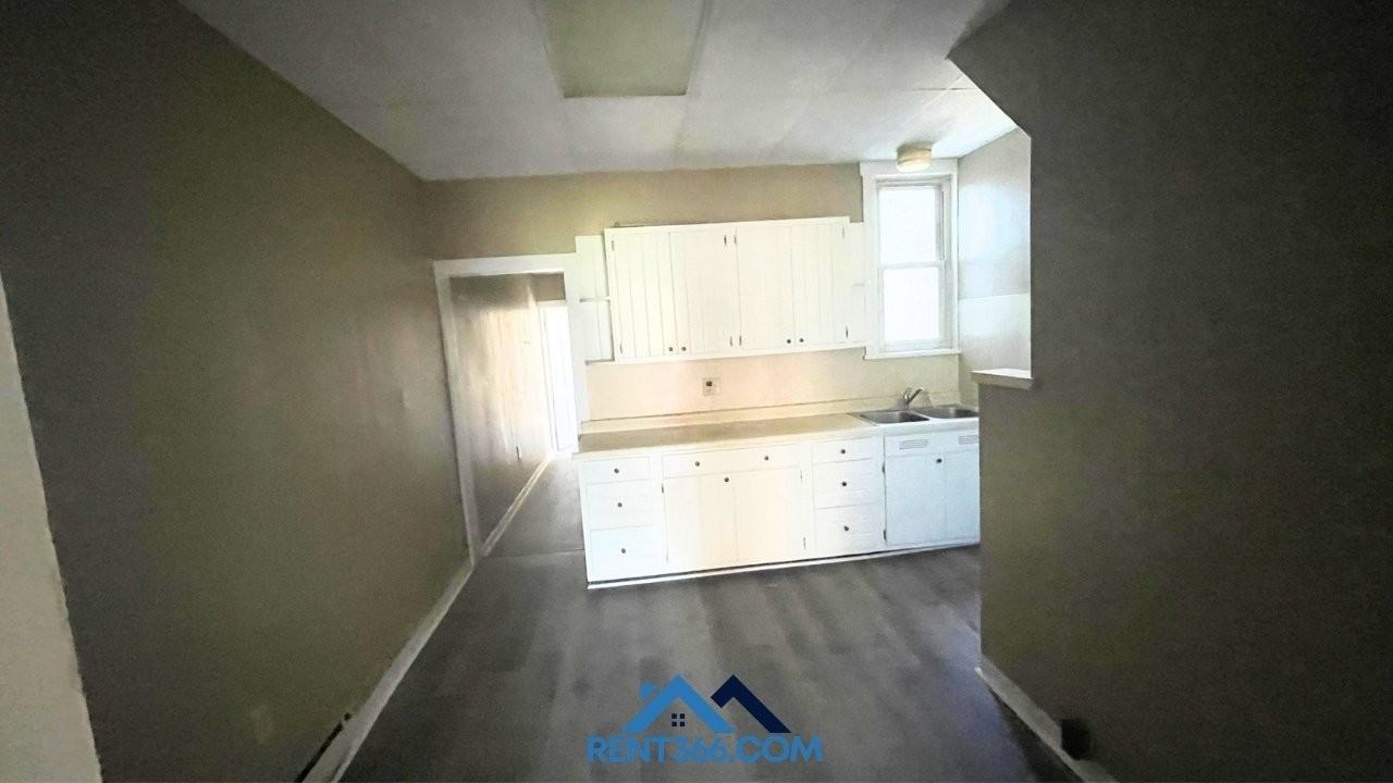 929 Centre St - Photo 7 of 19