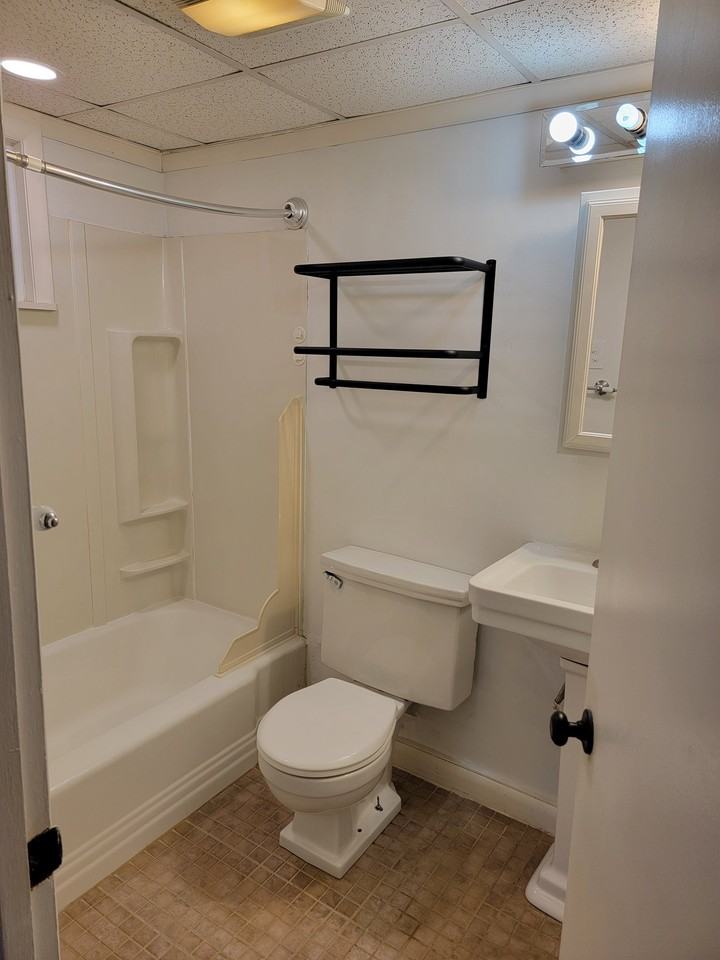 2339 Boas St #10 - Photo 2 of 5
