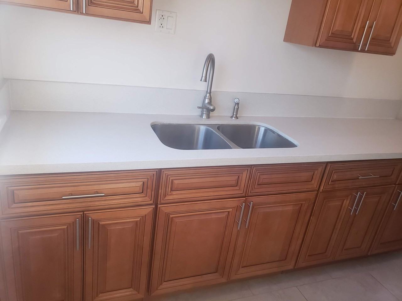 1005 E 2nd St #1005 - Photo 3 of 26