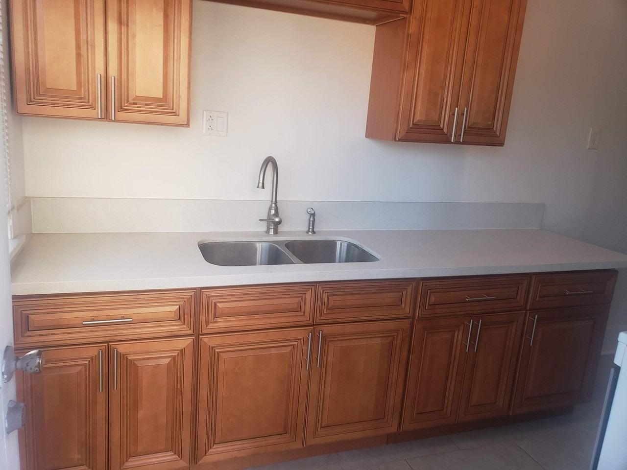 1005 E 2nd St #1005 - Photo 7 of 26