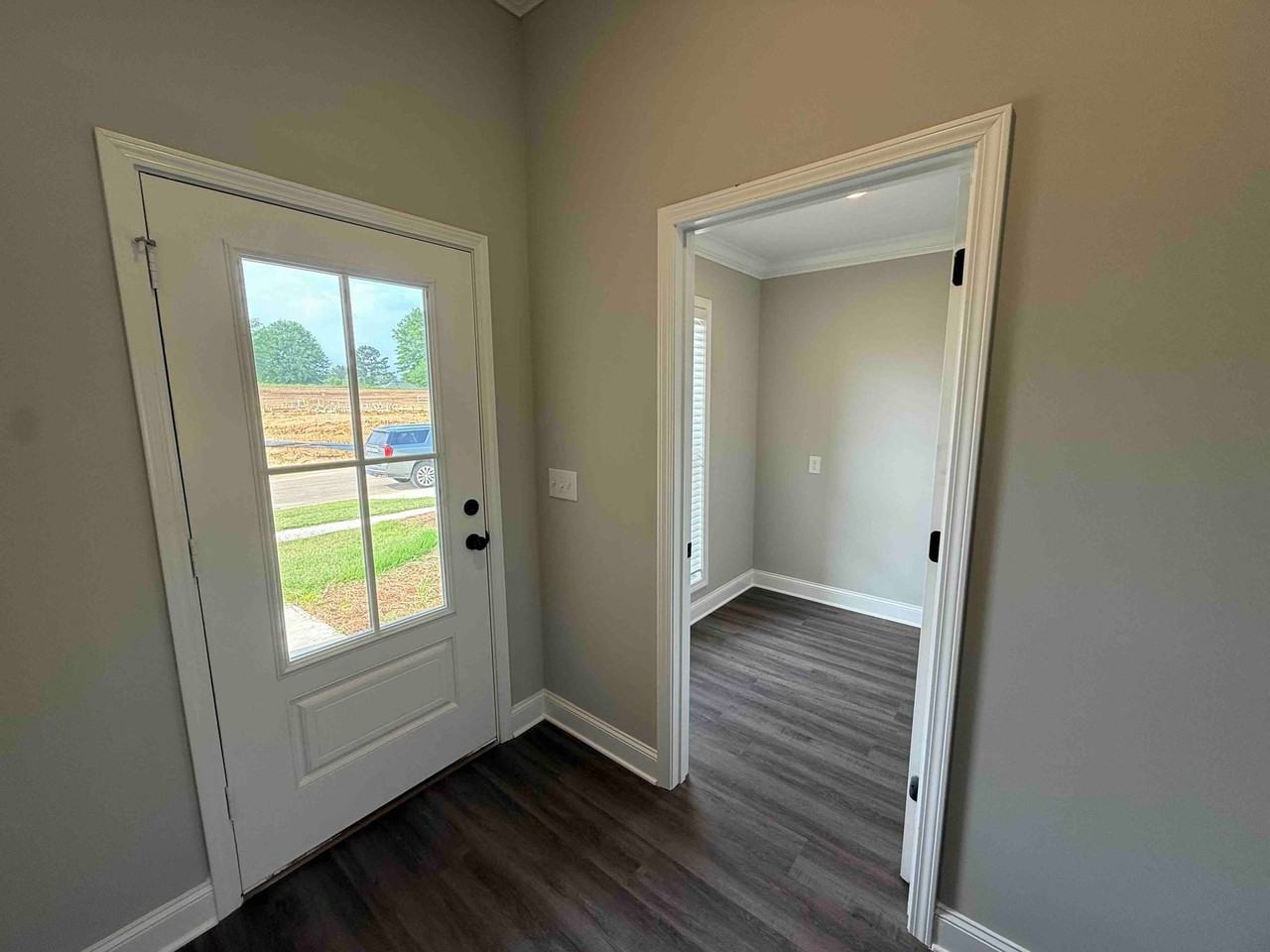 548 Patrick Farms Dr - Photo 4 of 20