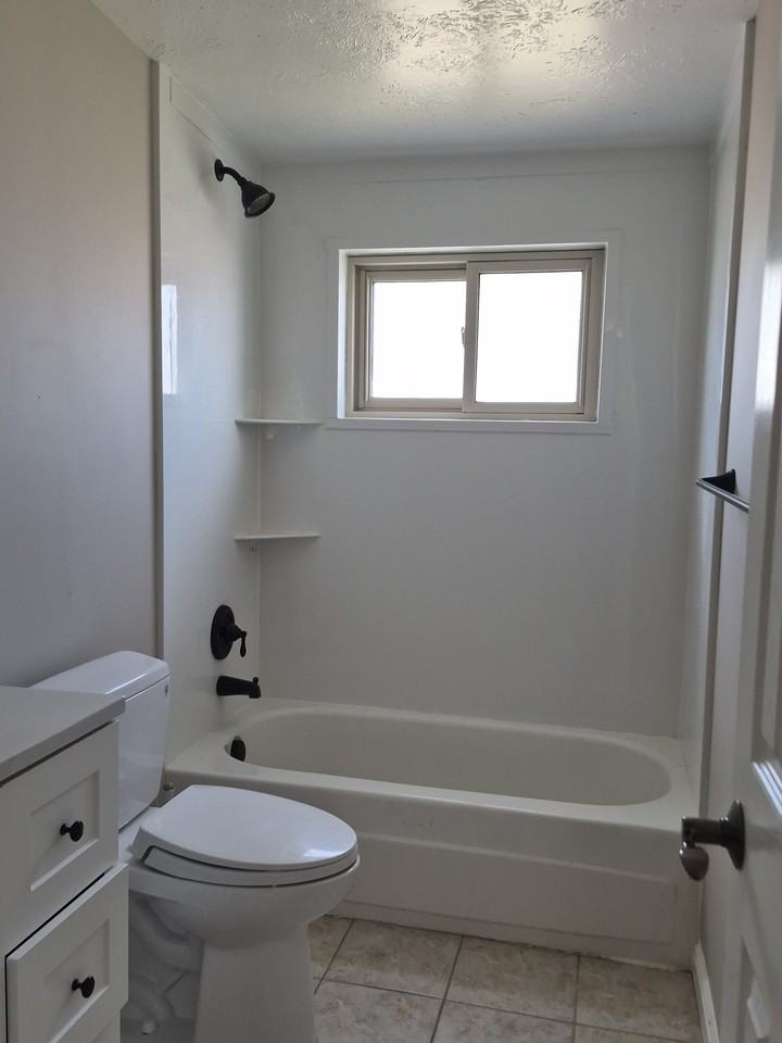 3454 W Brett Ave - Photo 2 of 5