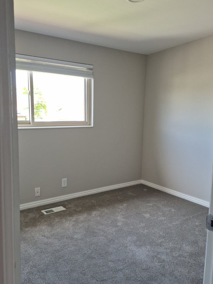 3454 W Brett Ave - Photo 4 of 5