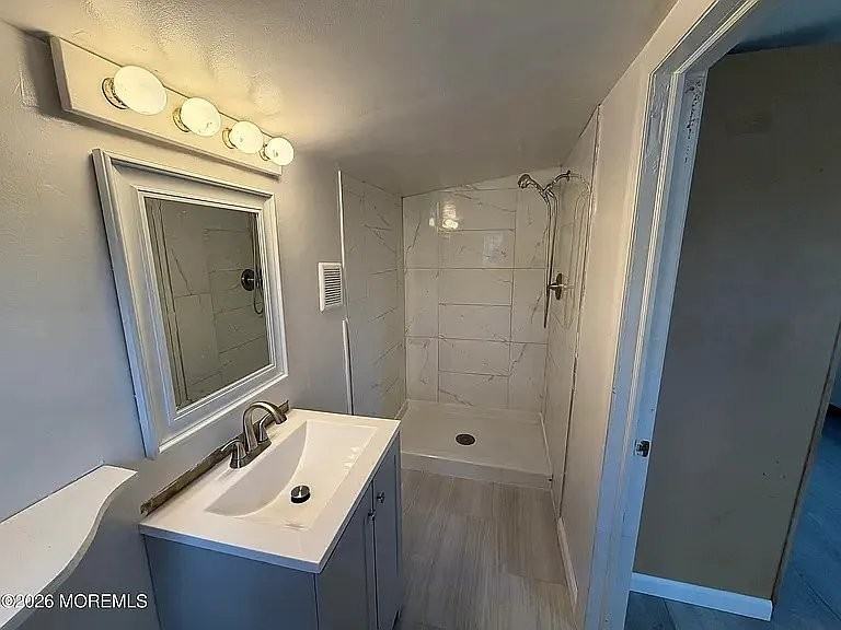 181 Tilton St - Photo 7 of 9