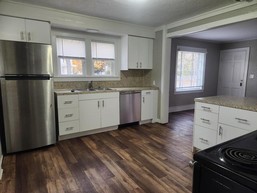 200 Gold Ave Nw - Photo 4 of 10